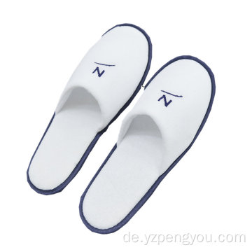 Neues Design billiger Slipper mit benutzerdefiniertem Logo